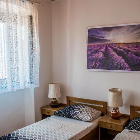 Hostel Flora Mali Lošinj Rum bild