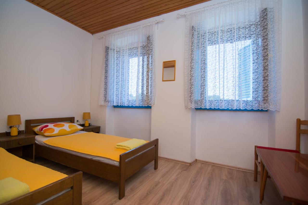 Hostel Flora Mali Lošinj Rum bild